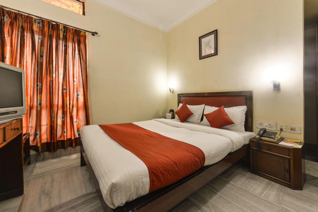 Camac Plaza Hotel